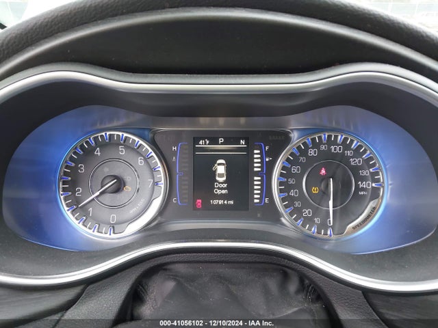 Chrysler 200 Limited 2015 1C3CCCABXFN652873 Image 7