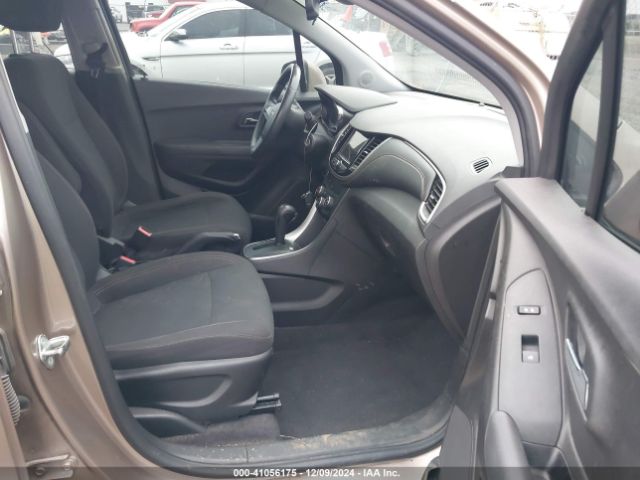 3GNCJKSB9JL259666 Chevrolet TRAX LS