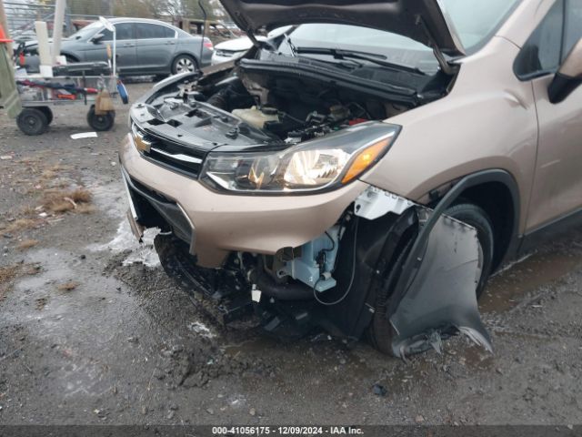 3GNCJKSB9JL259666 Chevrolet TRAX LS