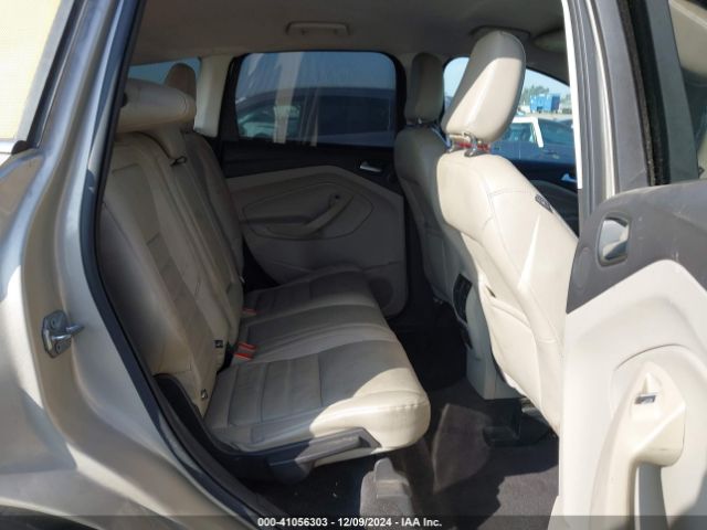 1FMCU0J9XJUB16729 Ford Escape Titanium