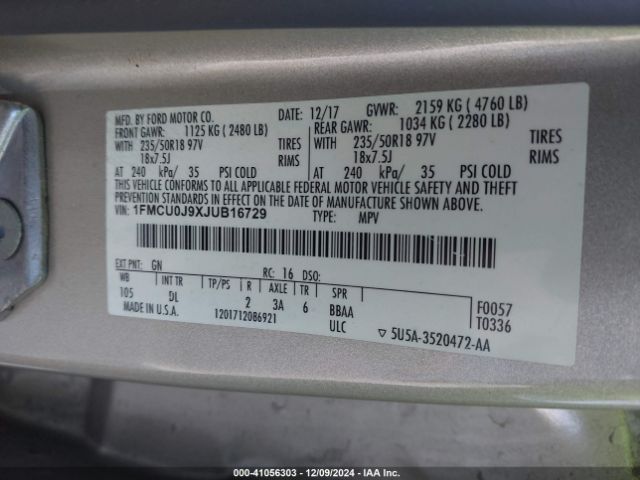 1FMCU0J9XJUB16729 Ford Escape Titanium