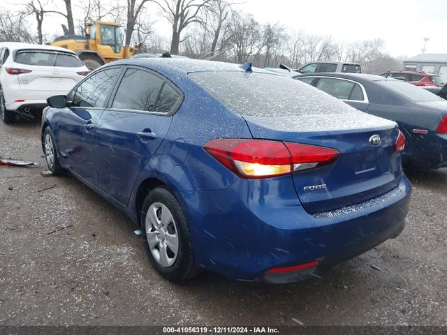 KIA FORTE LX 2017 3KPFK4A75HE036728 Image 3