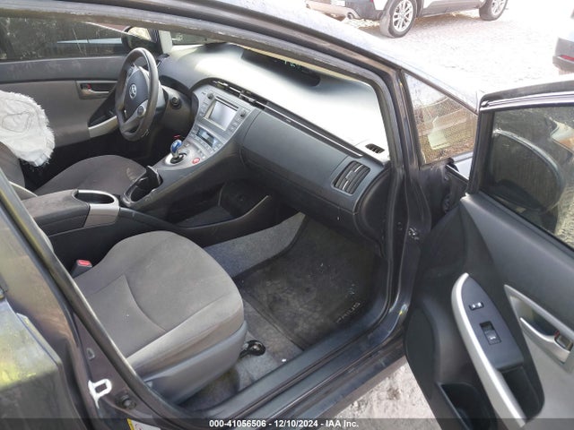 Toyota Prius Two 2015 JTDKN3DU2F0452386 Image 5