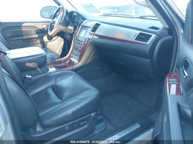 2011 CADILLAC ESCALADE 1GYS4CEF5BR277389 Photo 4