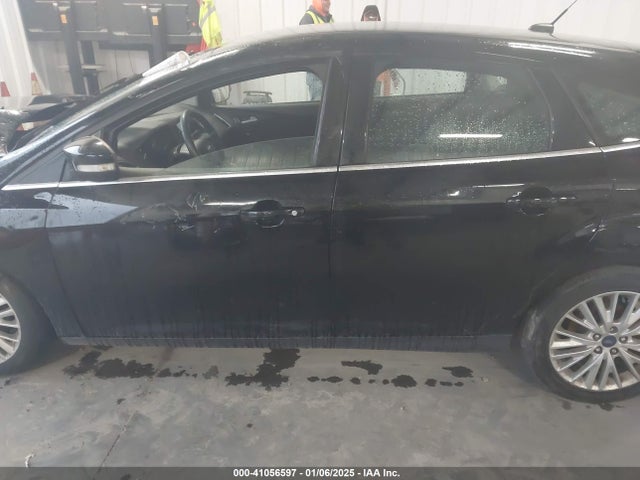 Ford Focus Titanium 2016 1FADP3N2XGL372484 Image 13