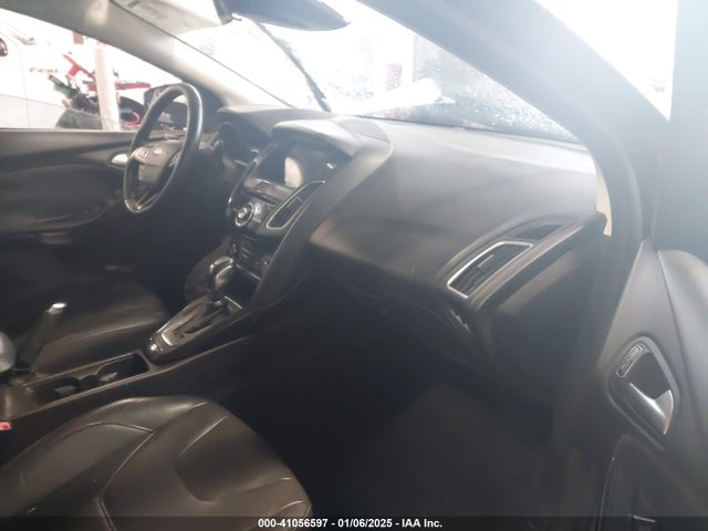 Ford Focus Titanium 2016 1FADP3N2XGL372484 Image 5