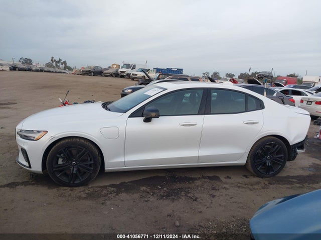 7JRH60FJXRG297334 Volvo S60 Recharge Plug-in Hybrid T8 Ultimate Black Edition