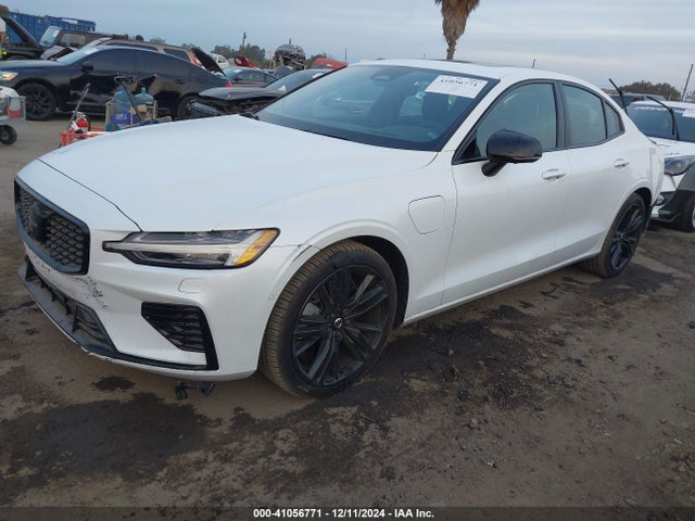 7JRH60FJXRG297334 Volvo S60 Recharge Plug-in Hybrid T8 Ultimate Black Edition