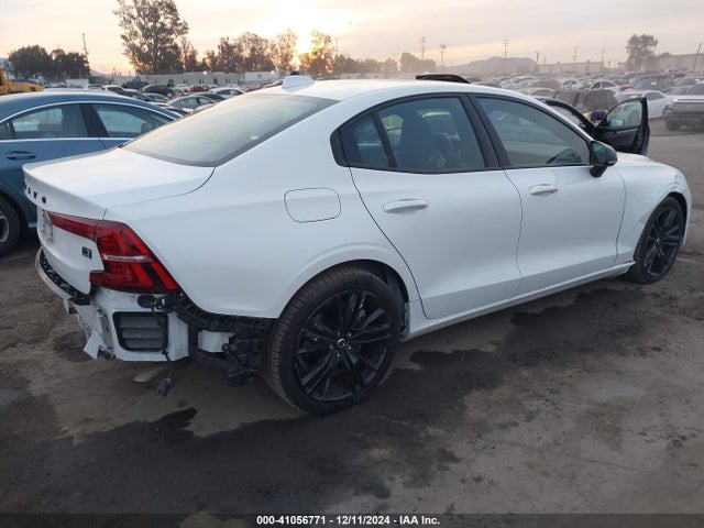 7JRH60FJXRG297334 Volvo S60 Recharge Plug-in Hybrid T8 Ultimate Black Edition