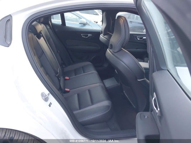 7JRH60FJXRG297334 Volvo S60 Recharge Plug-in Hybrid T8 Ultimate Black Edition