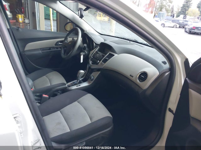 Chevrolet Cruze Ls Auto 2015 1G1PA5SGXF7119332 Image 5