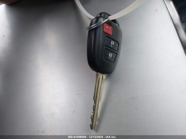 JTDKDTB30E1084991 Toyota Prius C One