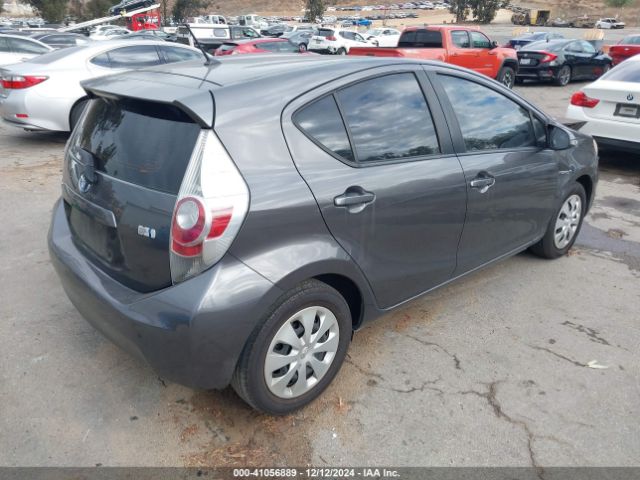 JTDKDTB30E1084991 Toyota Prius C One