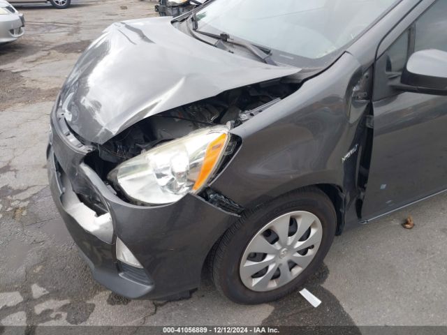 JTDKDTB30E1084991 Toyota Prius C One