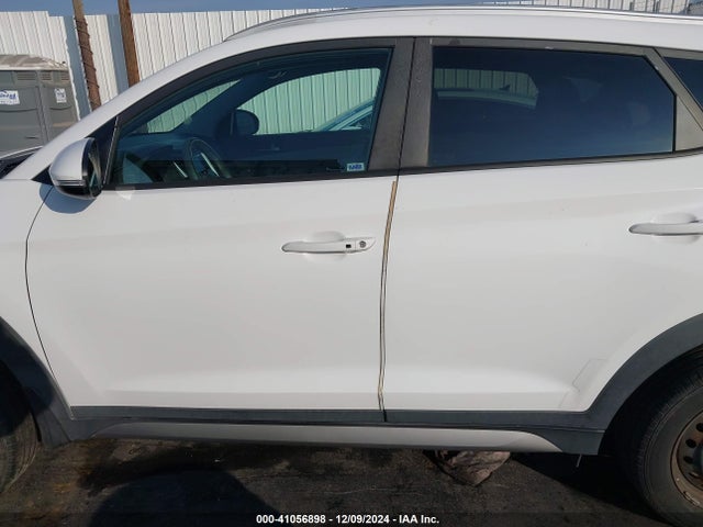 KM8J33A21HU330355 Hyundai Tucson Sport