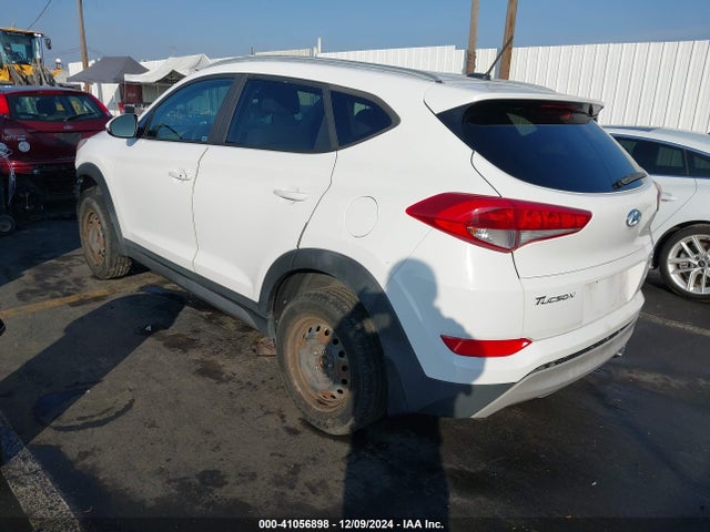 KM8J33A21HU330355 Hyundai Tucson Sport
