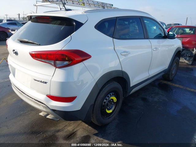 KM8J33A21HU330355 Hyundai Tucson Sport