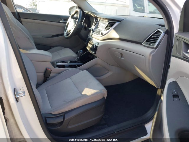 KM8J33A21HU330355 Hyundai Tucson Sport