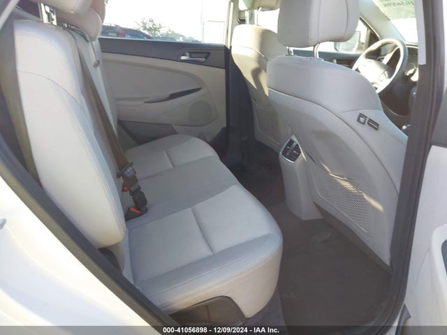 KM8J33A21HU330355 Hyundai Tucson Sport