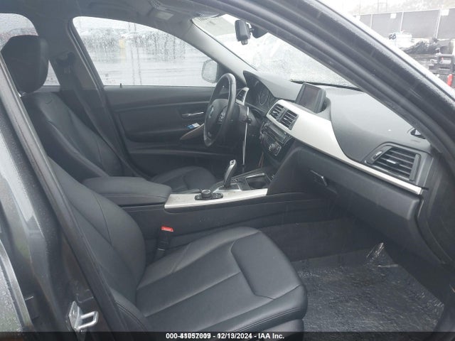 BMW 320i 2018 WBA8A9C53JK623143 Image 5