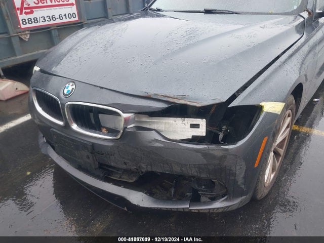 BMW 320i 2018 WBA8A9C53JK623143 Image 6