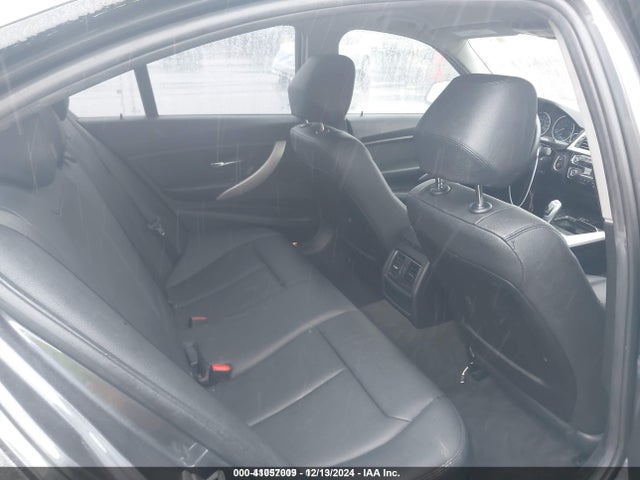 BMW 320i 2018 WBA8A9C53JK623143 Image 8