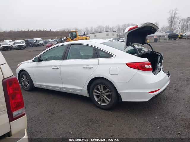 Hyundai SONATA SE 2017 5NPE24AFXHH465622 Image 15