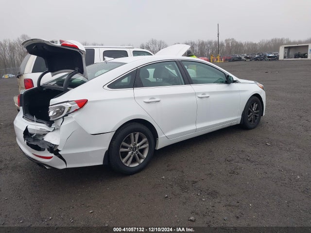 Hyundai SONATA SE 2017 5NPE24AFXHH465622 Image 4