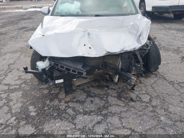 5NPD74LF2HH163512 Hyundai ELANTRA SE