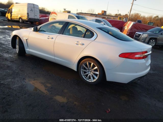 2013 JAGUAR XF SAJWA0ES3DPS66130 Photo 2