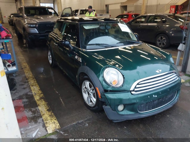 2011 MINI COOPER WMWSU3C51BTX96357 Photo 0