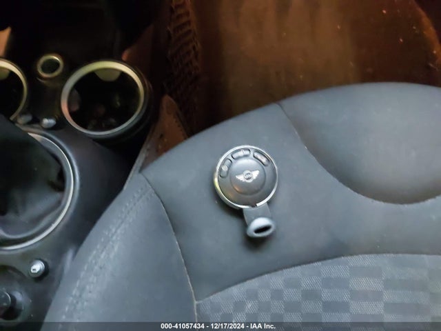 2011 MINI COOPER WMWSU3C51BTX96357 Photo 10