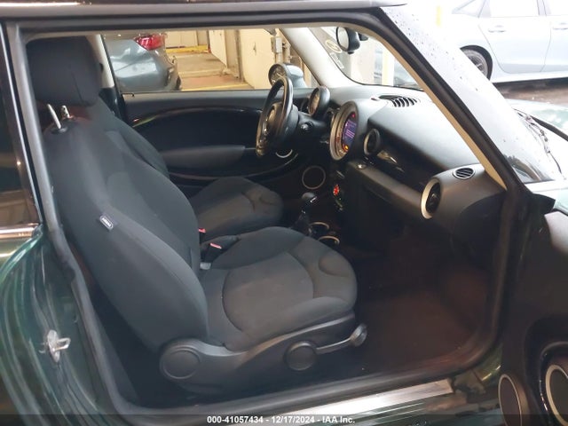 2011 MINI COOPER WMWSU3C51BTX96357 Photo 4
