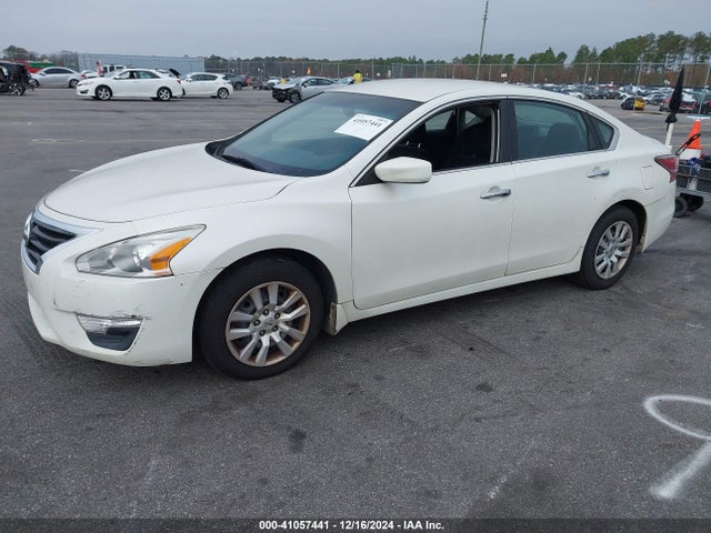 Nissan Altima 2.5 S 2015 1N4AL3AP3FC430529 Image 2