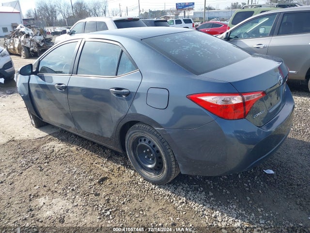 Toyota COROLLA LE 2018 2T1BURHE7JC073892 Image 3