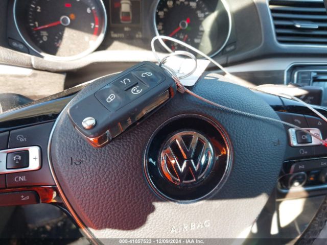 1VWGT7A39HC066335 Volkswagen Passat 1.8t Se