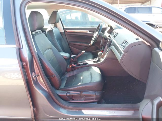 1VWGT7A39HC066335 Volkswagen Passat 1.8t Se
