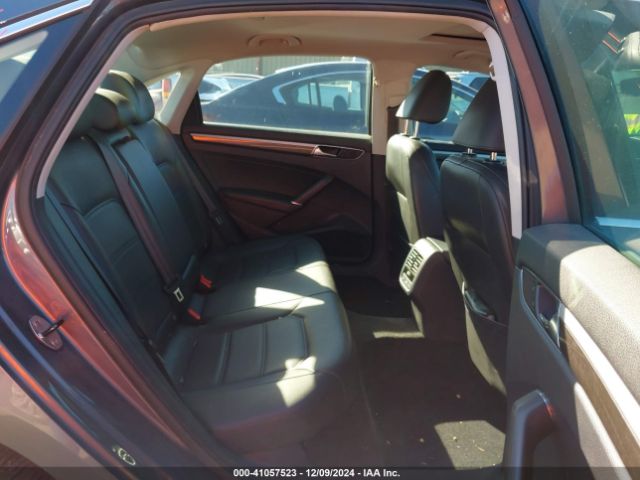 1VWGT7A39HC066335 Volkswagen Passat 1.8t Se