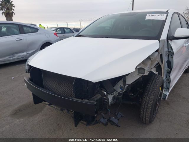 5NPD84LF8HH177721 Hyundai ELANTRA SE