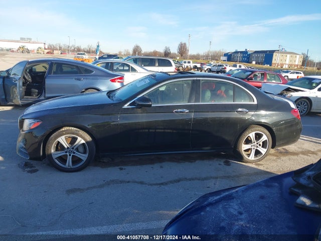 WDDZF4KB1HA231822 Mercedes-Benz E 300 4matic
