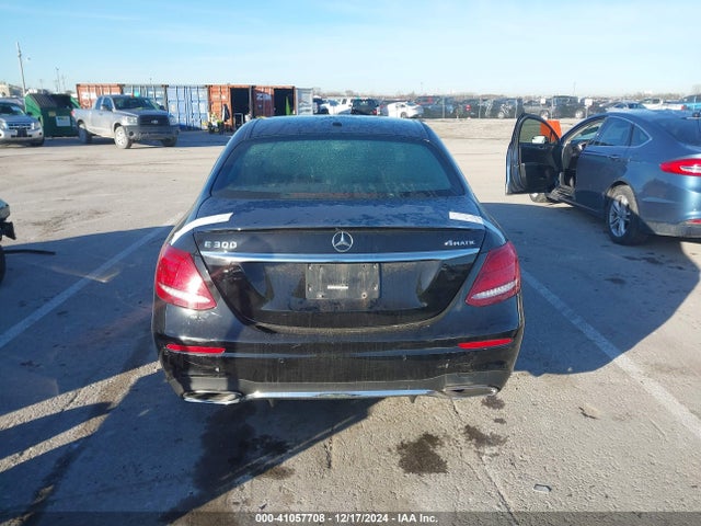 WDDZF4KB1HA231822 Mercedes-Benz E 300 4matic