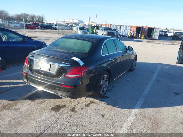 WDDZF4KB1HA231822 Mercedes-Benz E 300 4matic