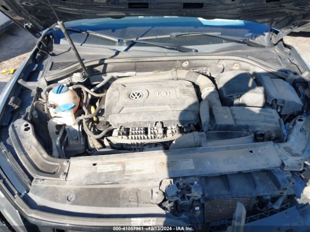 1VWDT7A38HC082562 Volkswagen Passat 1.8t R-line