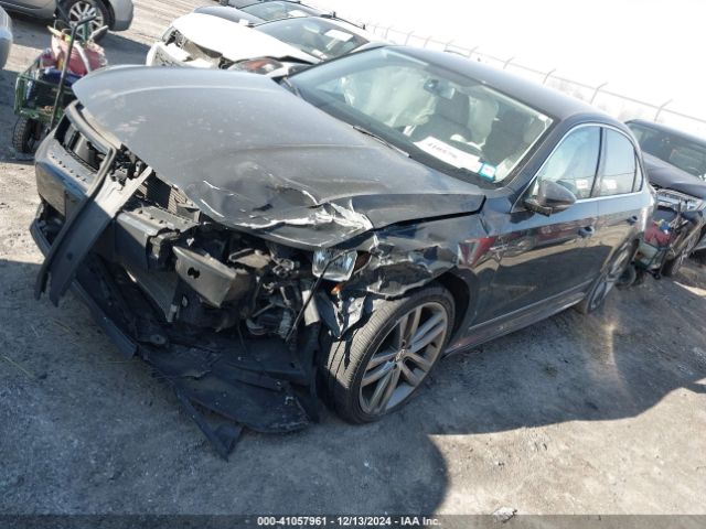 1VWDT7A38HC082562 Volkswagen Passat 1.8t R-line