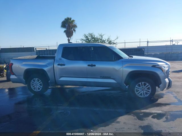 5TFLA5AB8NX015349 Toyota Tundra Sr5
