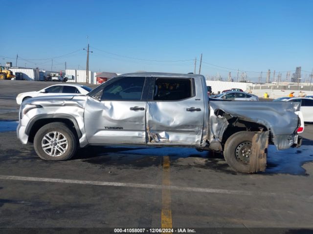 5TFLA5AB8NX015349 Toyota Tundra Sr5