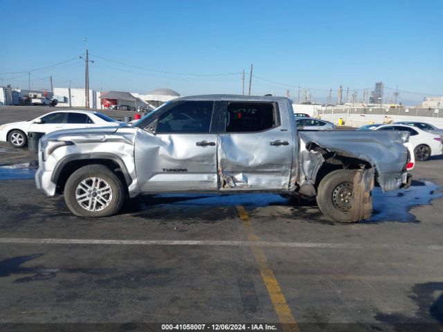 5TFLA5AB8NX015349 Toyota Tundra Sr5