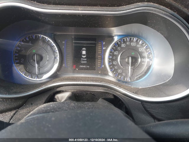 Chrysler 200 Limited 2015 1C3CCCAB2FN660997 Image 7