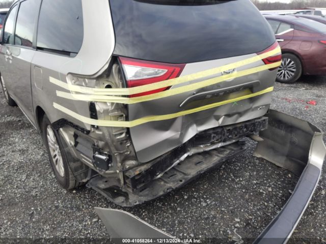 5TDYZ3DCXHS888022 Toyota Sienna Xle/limited