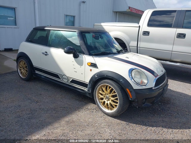 2011 MINI COOPER WMWSU3C5XBT098930 Photo 0